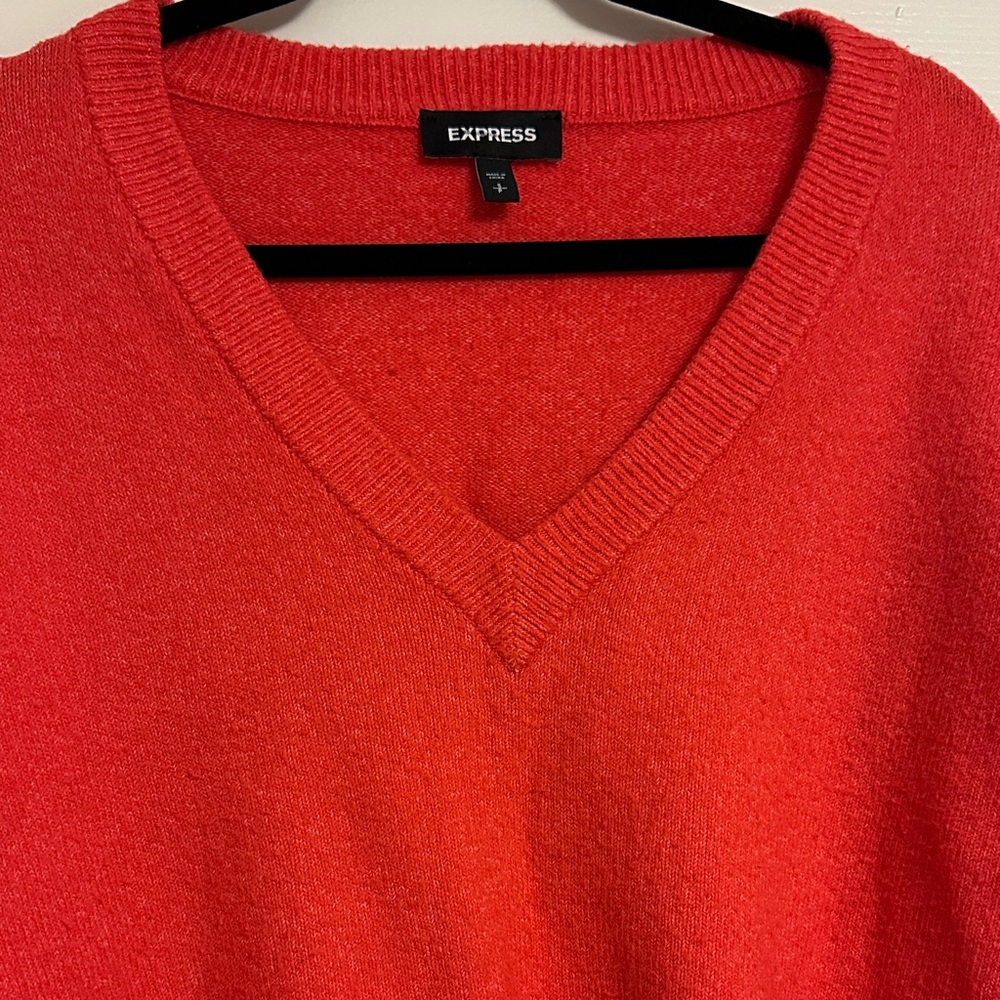 Express Bright Red V-Neck Sweater – Cropped Chic Cozy Size Small - Picture 2 of 4